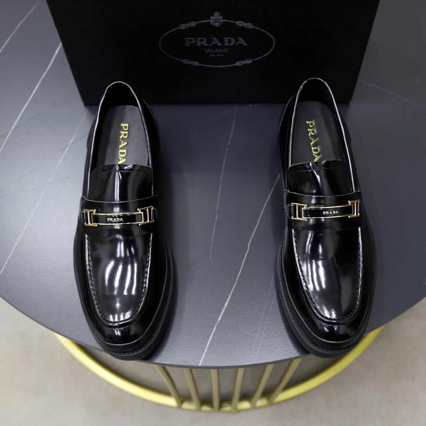Men's shoes: 540💰🙅‍♂️🙅‍♂️🙅‍♂️ Brand: PRADA Standard code: Men's code 38-44 (45 can be customized) Grade: Same style as the official website Original order quality Material: Original cowhide surface Comfortable sheepskin lining Original outsole Style category: Men's fashionable casual leather shoes Distinguished big-name luxury elements Top luxury Color: actual picture color